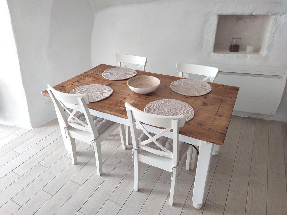 Les Insolites De Champeix Exterior photo